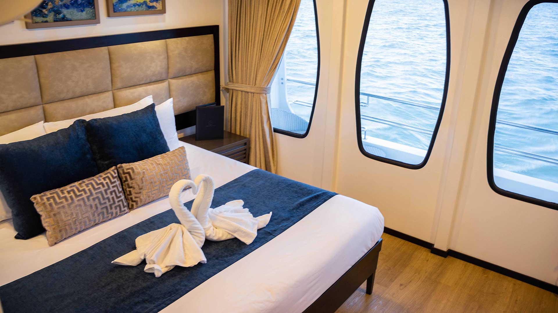 Cabins Slide Alya Catamaran - Galaxy Cruises
